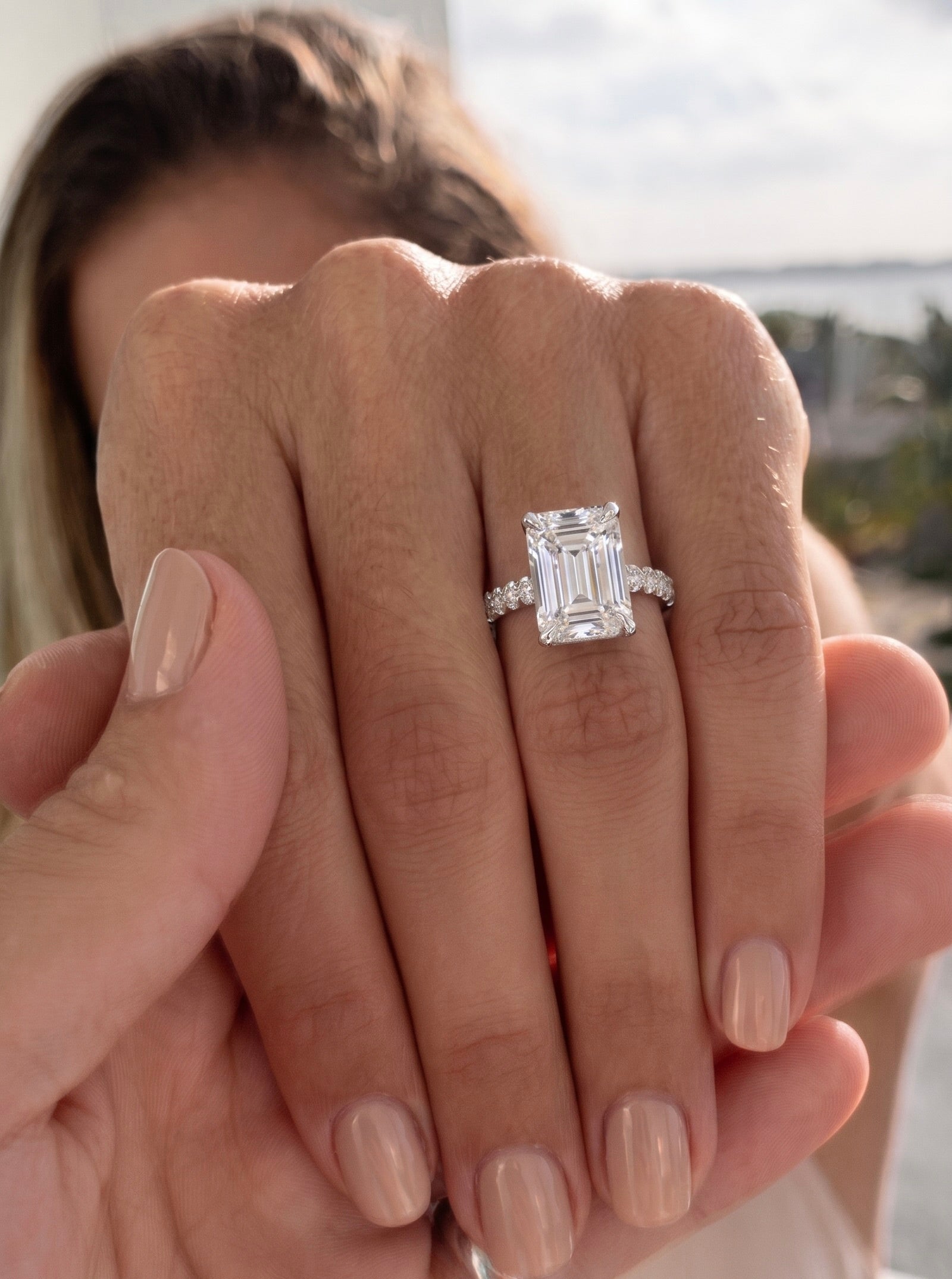 Emerald cut ECO-diamond Ring (2.55ct)