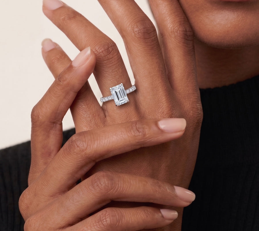 Emerald cut ECO-diamond Ring (1ct)